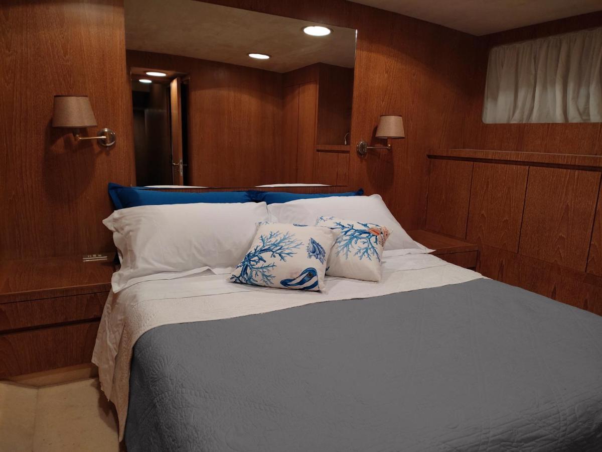 فندق Boat & Breakfast Lucretia, Luxury Yacht أرباتاكْسْ المظهر الخارجي الصورة