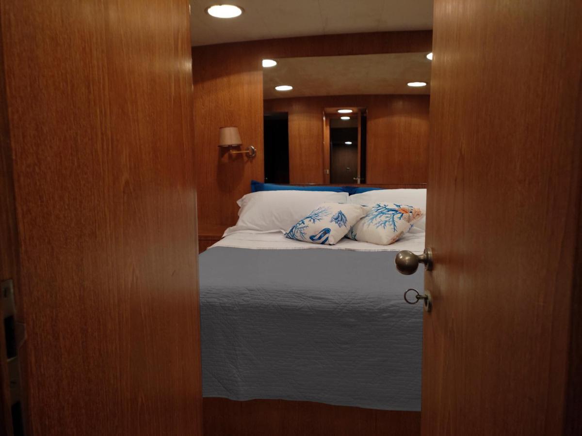 فندق Boat & Breakfast Lucretia, Luxury Yacht أرباتاكْسْ المظهر الخارجي الصورة